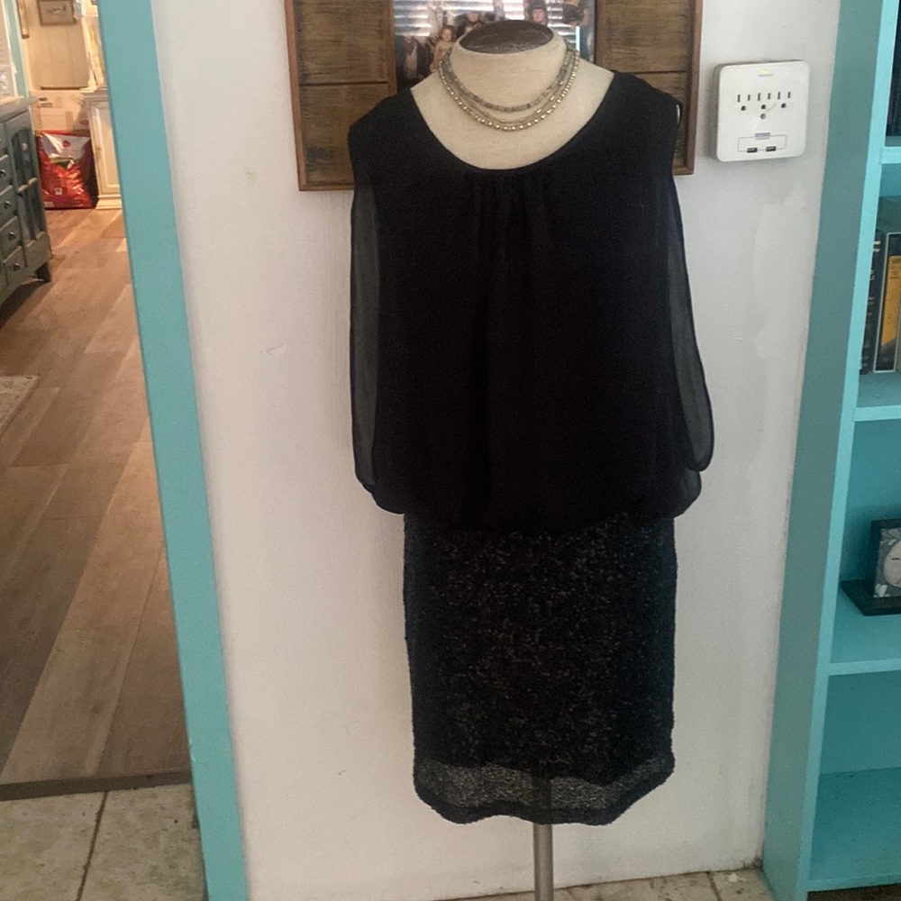 MMCouture cocktail dressy dress. Size M. Good condition. (MC)